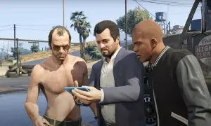 Trzej główni gta 5 postacie: Trevor, Michael i Franklin, patrzą na telefon.