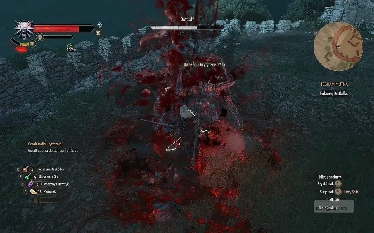 Geralt w ferworze walki z Dettlaffem, zadaje potężne obrażenia krytyczne. Krwawa jatka trwa.