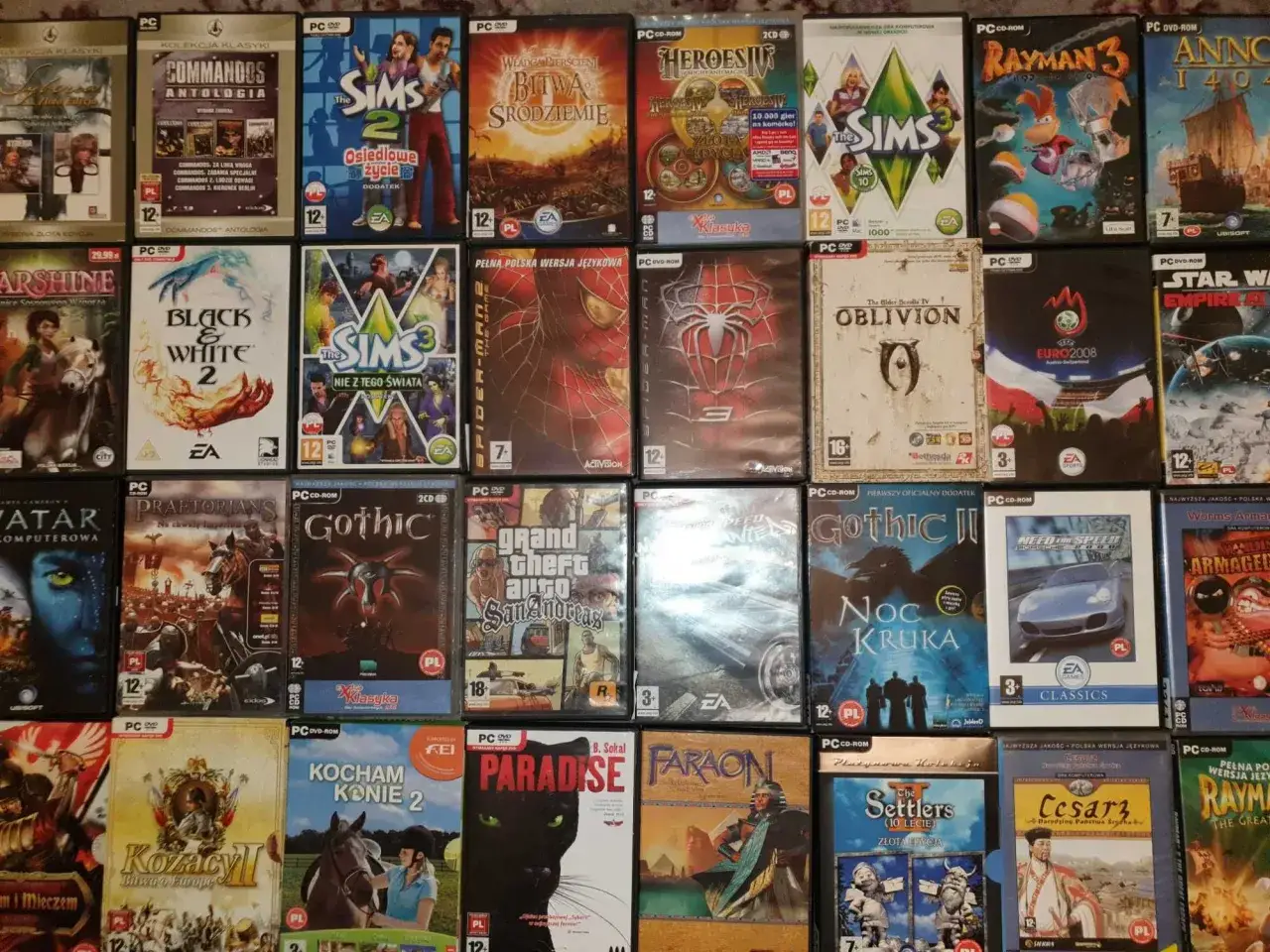 Kolekcja gier na PC z lat 2005: The Sims, Gothic, Rayman 3, Oblivion, Spider-Man 2 i wiele innych klasyków.